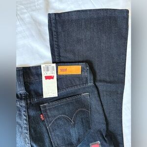 Levi’s curvy jeans brand new